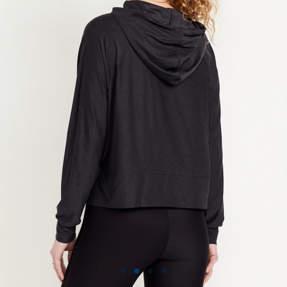 NWT OLD NAVY CloudMotion Crop Hoodie COLOR BLACK JACK SIZE LARGE - Picture 2 of 5